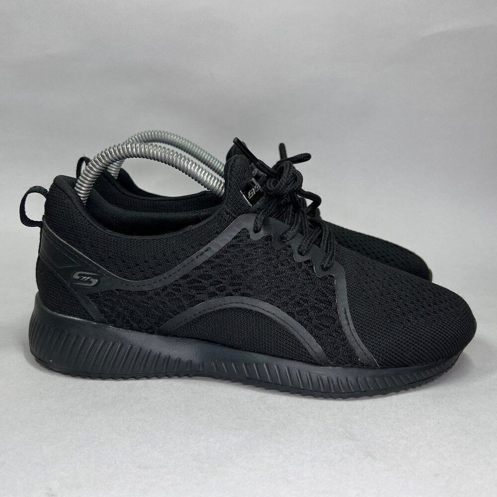 Skechers Women's Size 7 Wide Fit‎ Memory Foam Athletic Running Shoes